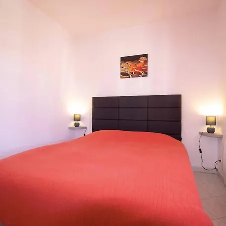 Brand New And Bright Cocoon Near The Apartament Fréjus
