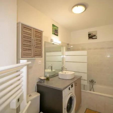 Apartament Brand New And Bright Cocoon Near The
